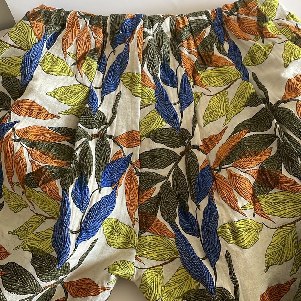 Love Binetti Walk On By Embroidered Leaf Print Boho Crop Tapered Pants size S - Picture 9 of 12